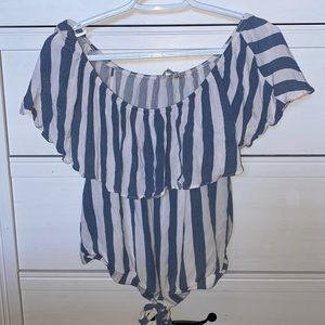 AE off the shoulder ruffle top